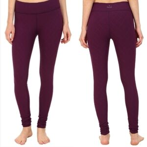 Beyond Yoga Quilted Essential Leggings M EUC Worn 2x!